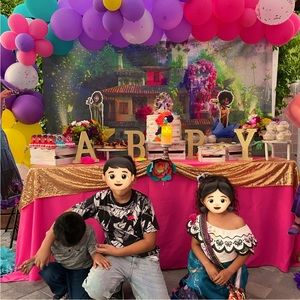 2 Encanto backdrops & Candle